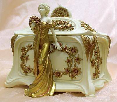 très jolie porcelaine de limoges Art nouveau 1900