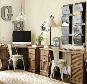 Combien de temps je vais passer par jour dans ce bureau ? Si le bureau est occasionnel et n’a pas de vocation professionnelle. Le canapé, le style et le design seront des éléments de décision à mettre en avant, par contre, si le bureau à vocation à être occupé longtemps et souvent, il faudra se préoccuper en premier de l’ergonomie et du confort du bureau.