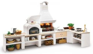 Un barbecue, premier pas vers cuisine extérieure Selon la région, le besoin de couvrir la cuisine d’extérieur se fera sentir, dans les régions les plus froides, un brasero apportera de la chaleur et permettra de profiter plus longtemps de la cuisine d’été. Le brasero, un foyer original pour la cuisine d été Plus l’utilisation de la cuisine d’été extérieure sera importante, plus les accessoires de la cuisine traditionnelle (égouttoir, hotte aspirante, four, réchaud, …) seront présents Une cuisine d’été couverte reste le summum. Construire la cuisine extérieure sur une terrasse couverte ou bâtir une cuisine d’été dans un espace doté d’un toit est idéal.