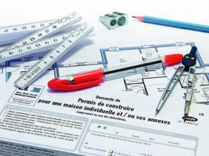 Si votre projet nécessite l'établissement d'une demande de permis de construire, de plans, pour une maison par exemple, la définition de votre maison, les dimensions des pièces, son orientation sur le terrain, les aspects esthétiques et thermiques jouent un rôle important dans l'obtention du permis de construire. Avec des partenariats permettant de traiter des surfaces de plus de 150 m² nous apportons notre expertise à vos projets