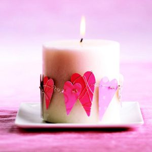 Bougie décorative pour une table de Saint-Valentin