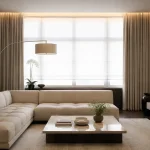 Salon contemporain beige illustrant un projet d’aménagement intérieur en ligne avec visualisation 3D